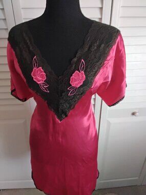 Vintage Val Mode Lingerie Red /Black Flower Lace Satin Size Medium